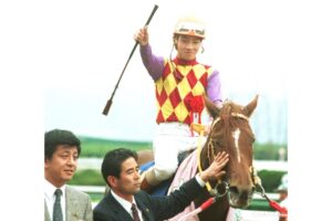 19歳でGⅠ獲得は凄すぎ…歴代最年少GⅠ勝利騎手ランキング【6位】一頭の名馬が…運命変えたレース前の波乱