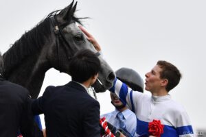 これぞ超絶技巧…天才騎手ダミアン・レーンの神騎乗（1）ルメールの騎乗停止で…爆発したタイムがえげつない