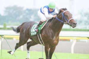 【逃げ馬の近現代史】激逃列伝──世紀末を駆け抜けた、2頭の個性派ホース