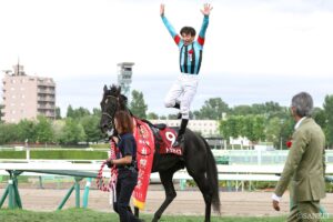【熱闘レビュー 札幌記念】横山典弘騎手が鮮やかなエスコート！トップナイフが念願の重賞初制覇