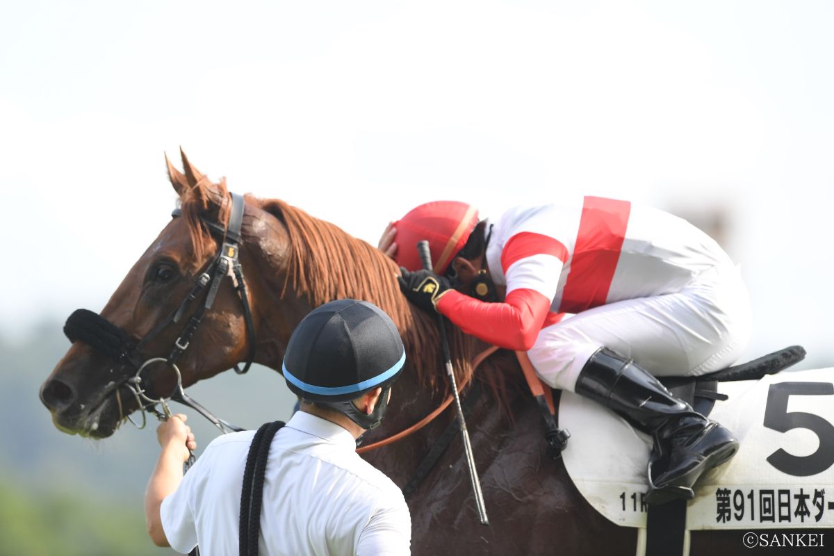 2024年日本ダービーを制した時のダノンデサイルと横山典弘騎手