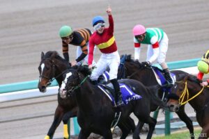 騎手がGⅠ初勝利するまでの挑戦回数ランキング【第8位】「足が曲がってもいい」日本人騎手として唯一の快挙