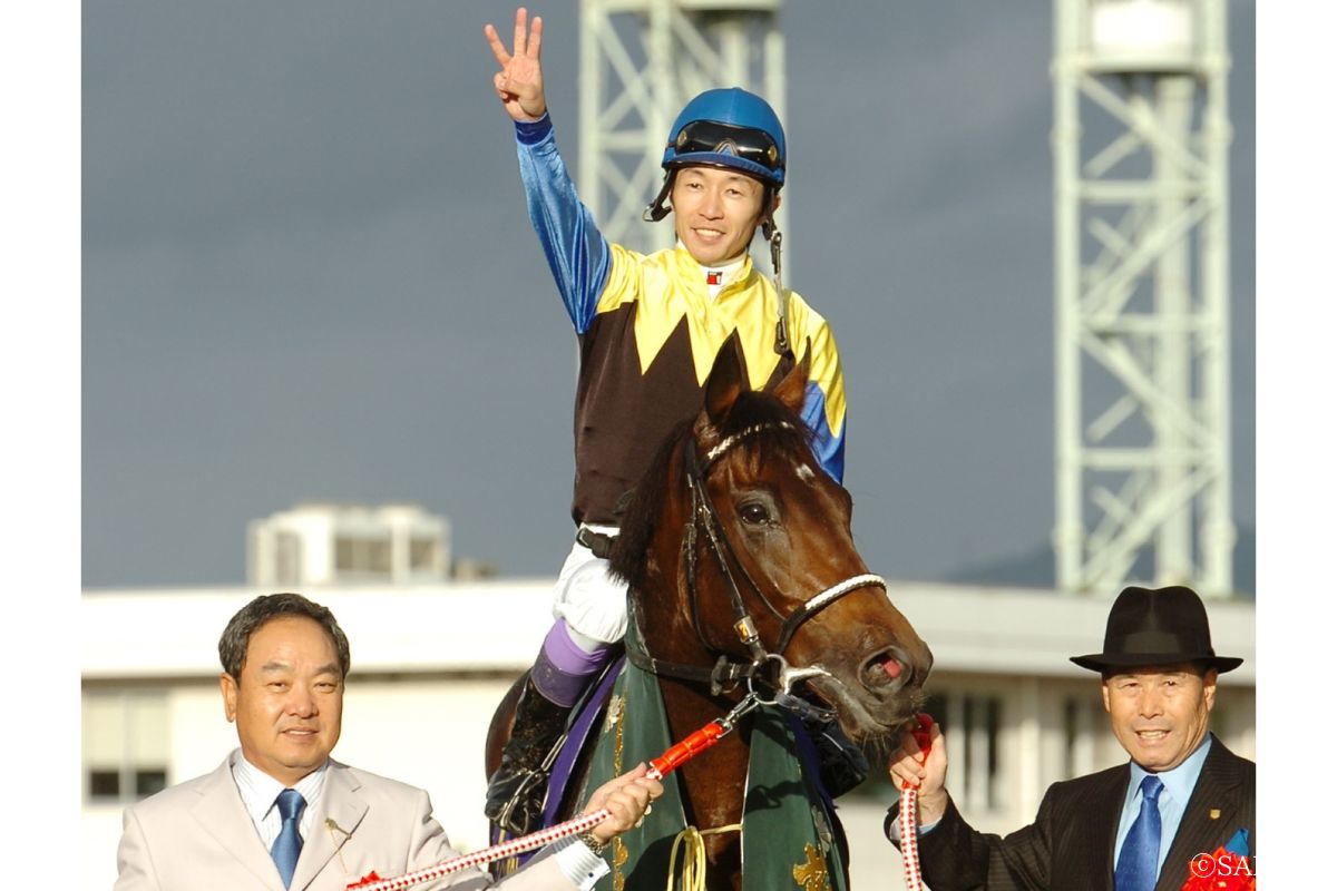 2005年菊花賞を制したディープインパクト