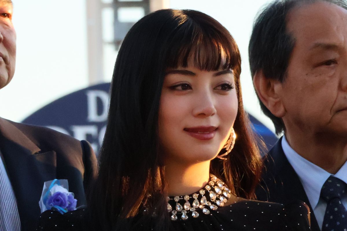 2025年東京大賞典プレゼンターの池田エライザさん