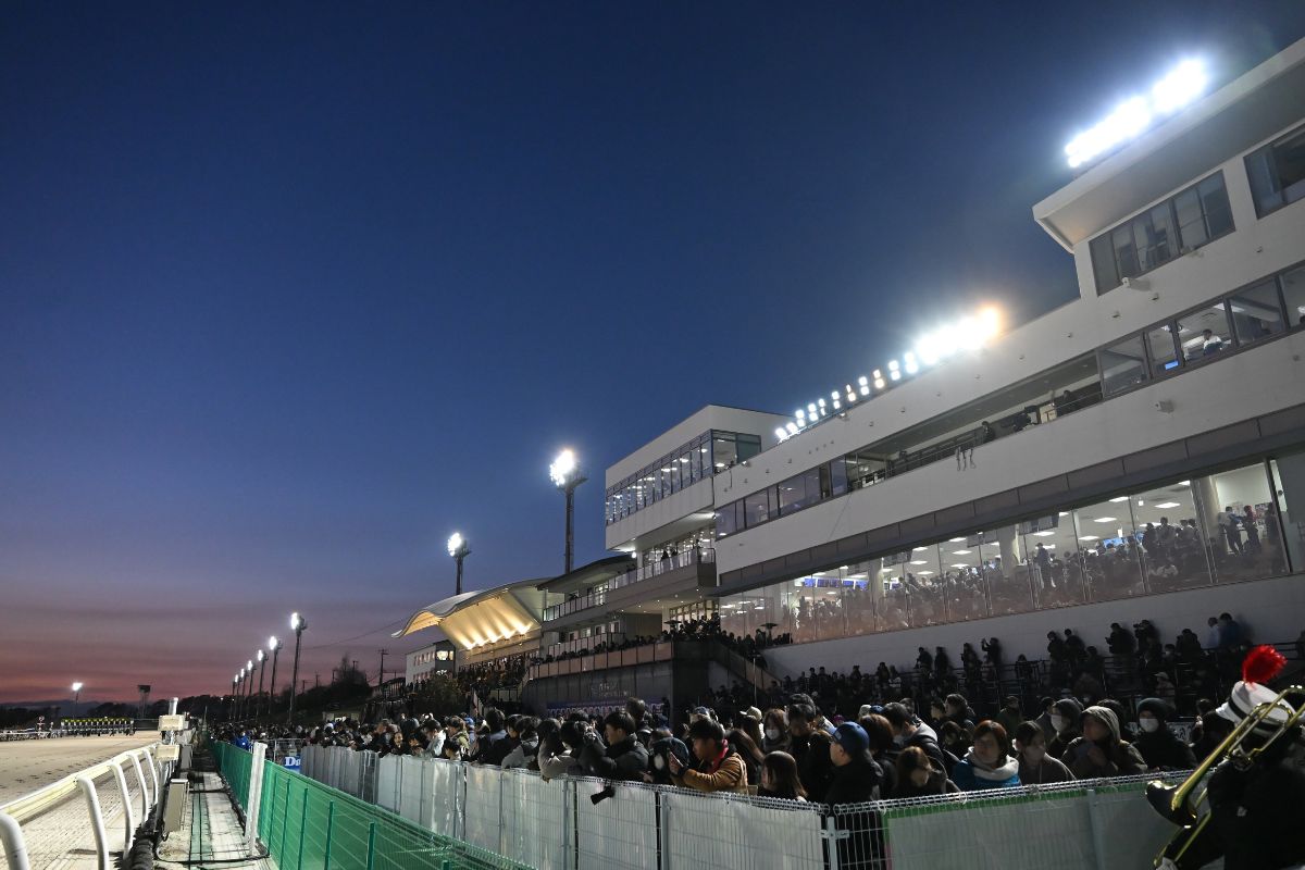 門別競馬場スタンド